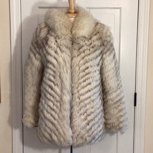 Genuine Fox Fur Jacket. Size Small. Vintage preloved. - Picture 2 of 16